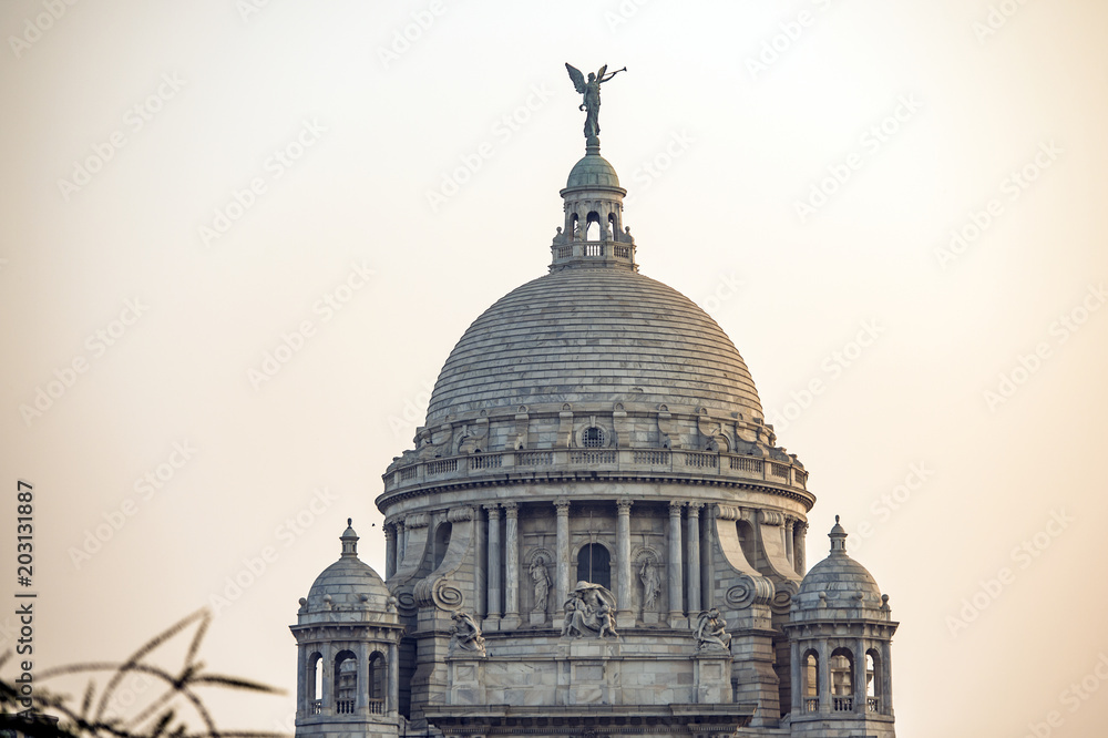 The landmark Victoria Memorial is a large marble building in Kolkata, West Bengal, India. It is dedicated to the memory of Queen Victoria.