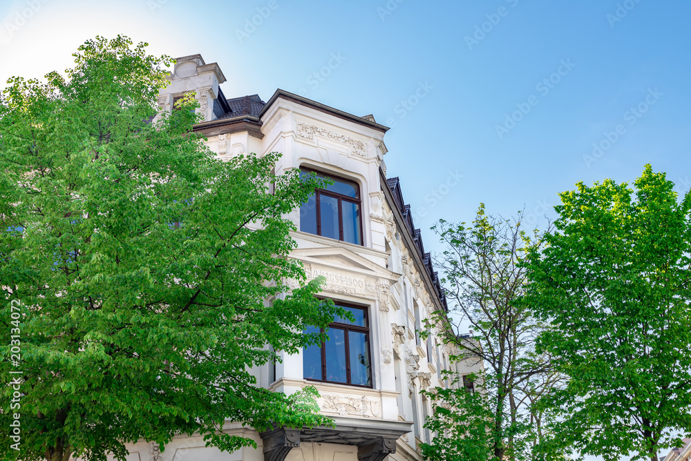 hochwertiges Altbauhaus, historische Fassade hochwertiges Altbauhaus, historische Fassade