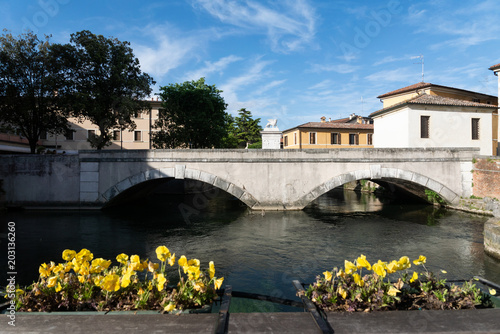 Obraz na płótnie an der historischen Mühle in Portogruaro am Fluss Lemene w salonie