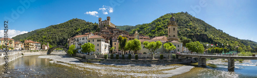 Cuadro en lienzo Dolceacqua ( Liguria )