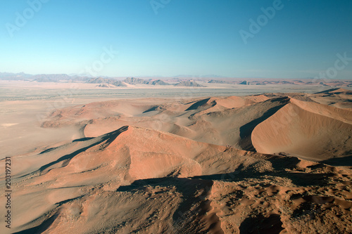 Dünenlandschaft von Sossusvlei, Luftaufnahme (Namibia)