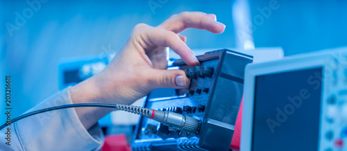 Cuadro en lienzo The use of measurement in the electronics laboratory