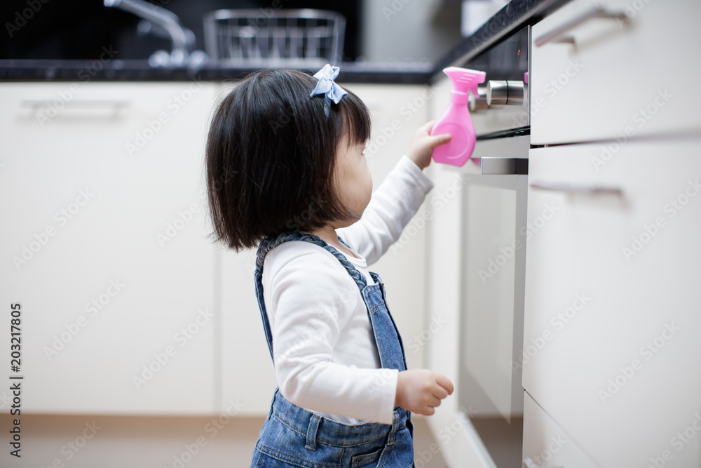 baby girl pretend play at home kitchen baby girl pretend play at home kitchen