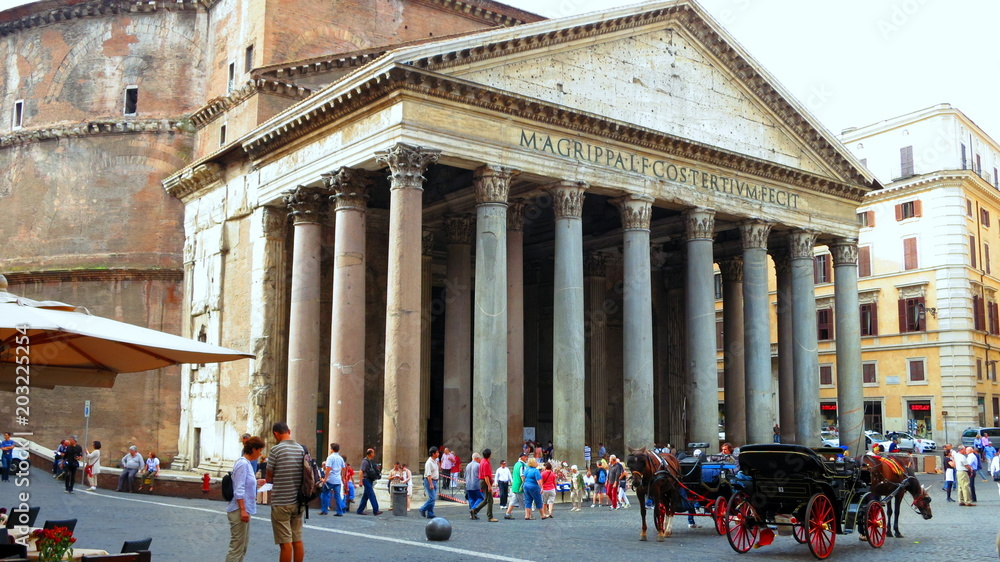 Naklejka premium Pantheon in Rome, Italy