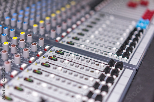 sound mixer
