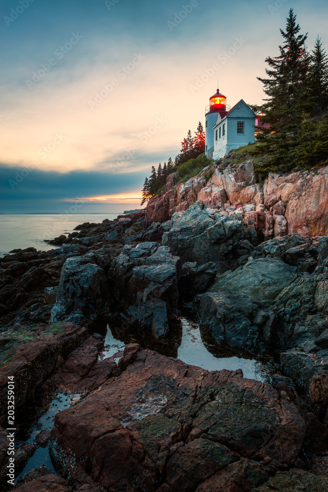 Obraz premium Bass Harbor Head Lighthouse in Acadia National Park at Sunset 