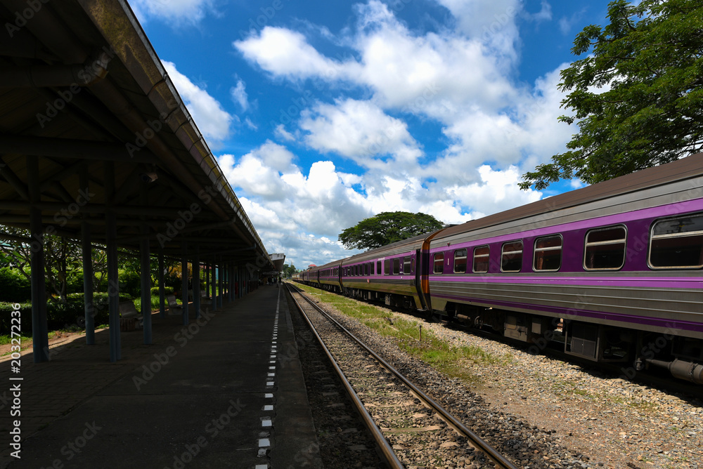 The train is parked with that. Wait for the next round The train is parked with that. Wait for the next round