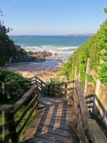 Escaleras de acceso a la playa de Bastiagueiro