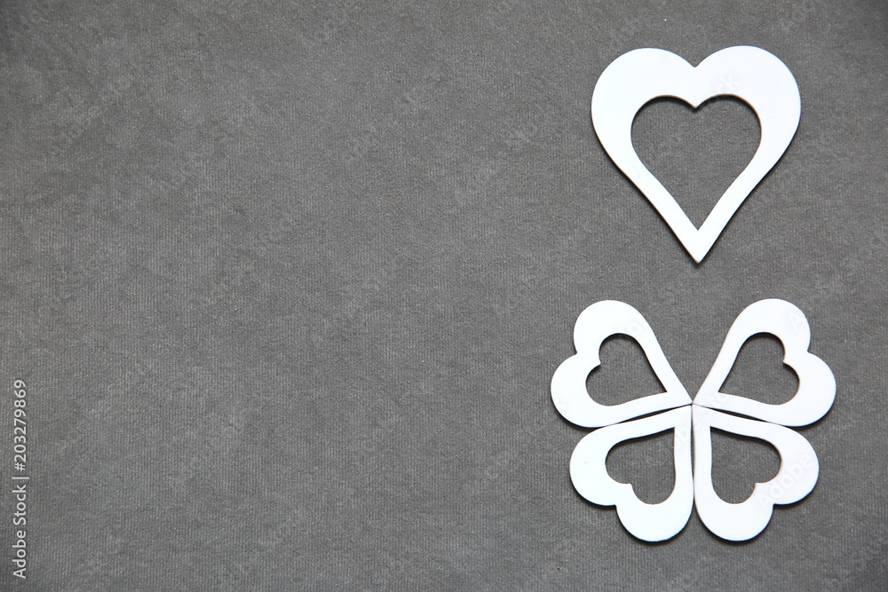 Obraz premium White clean heart on a gray background for all lovers.