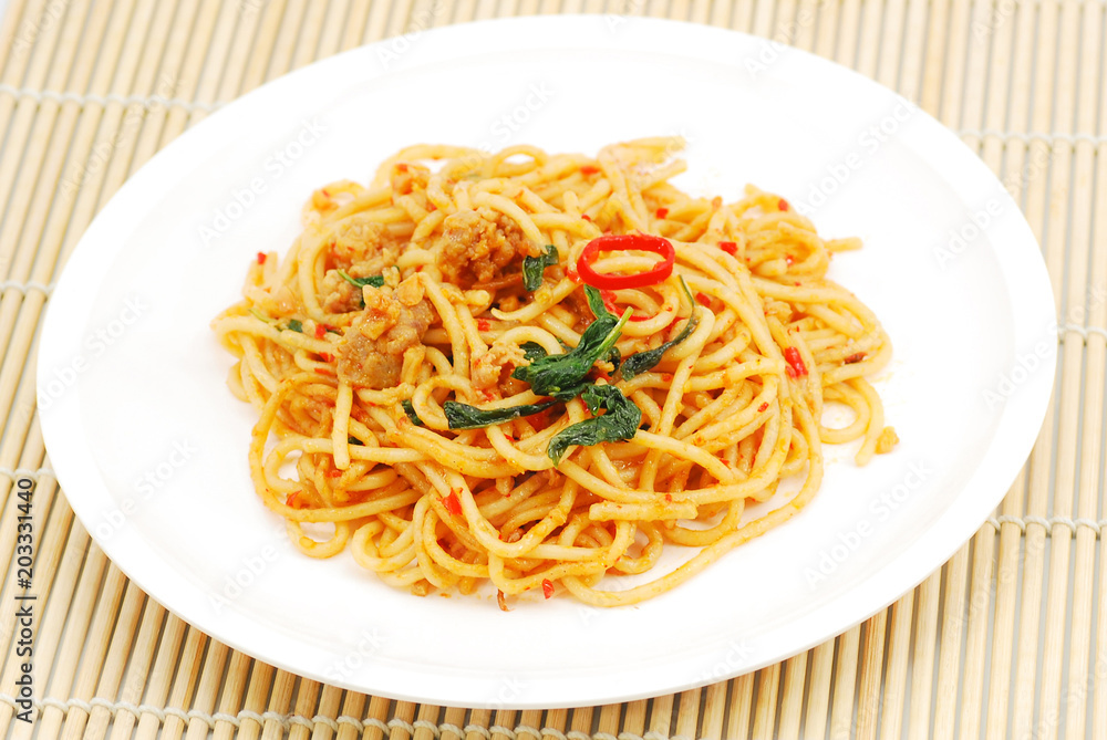Thai spicy fried noodle with pork