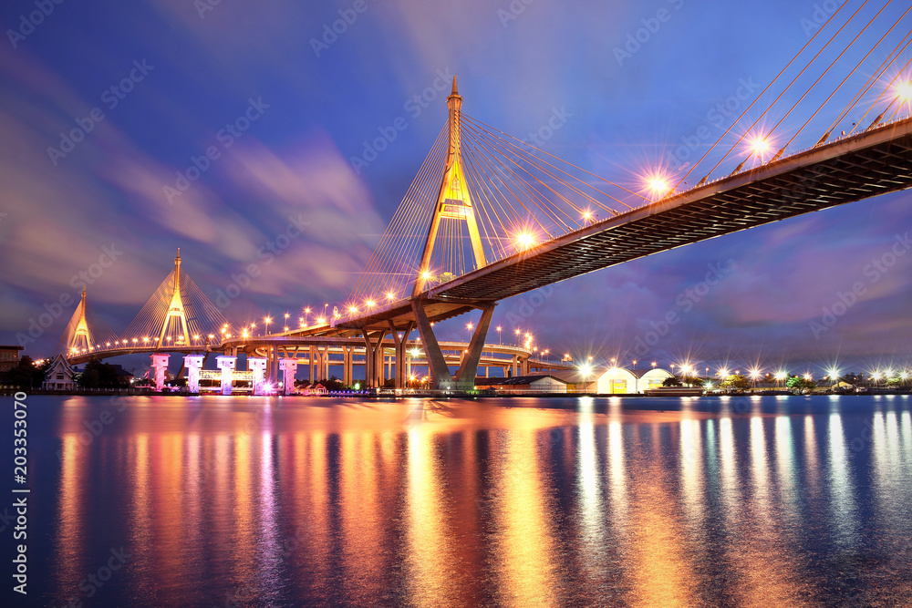 Obraz premium Most Bhumibol