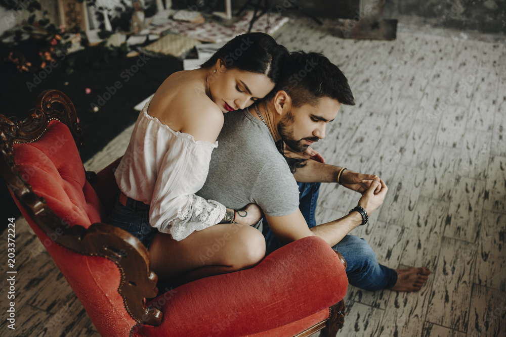 30k+ Couple Sitting Pictures | Download Free Images on Unsplash