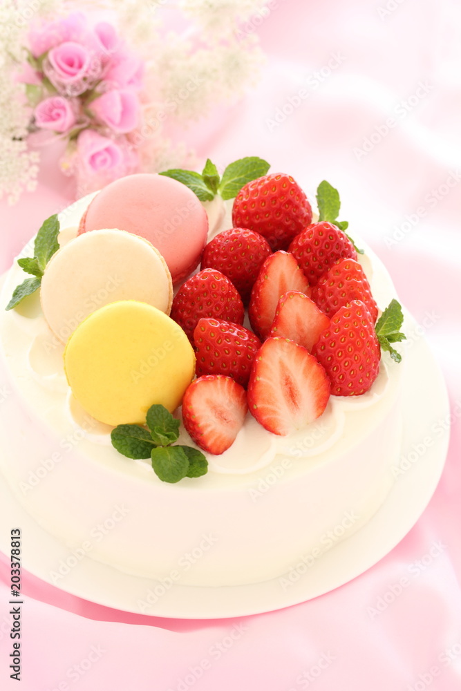 苺とマカロンのショートケーキ 苺とマカロンのショートケーキ