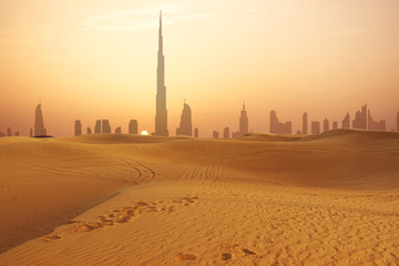 Wandcirkels Dubai Dubai skyline gezien vanuit woestijn  © adrian_ilie825