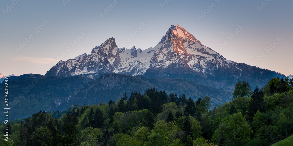 Berg beim Sonnenuntergang