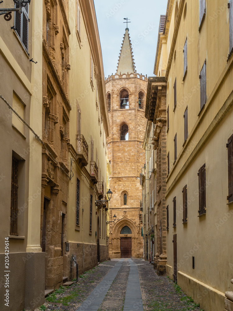 Scenes from a walk along the Alghero alleys