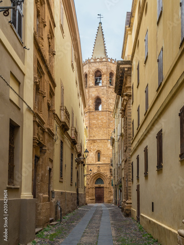 Scenes from a walk along the Alghero alleys
