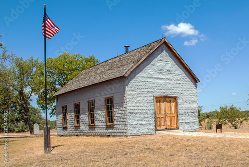 фотографія Junction School, a one-room schoolhouse near Stonewall, Texas, which was attended as a small child by Lyndon Baines Johnson, the 36th President of the U