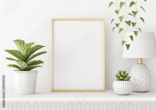 Fototapeta Wnętrze domu plakat makieta z pionowej metalowej ramie, rośliny w doniczkach i lampa na tle białej ściany. Renderowanie 3D.