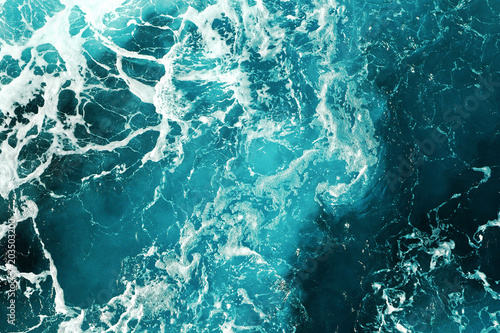 niebieska tekstura wody morskiej