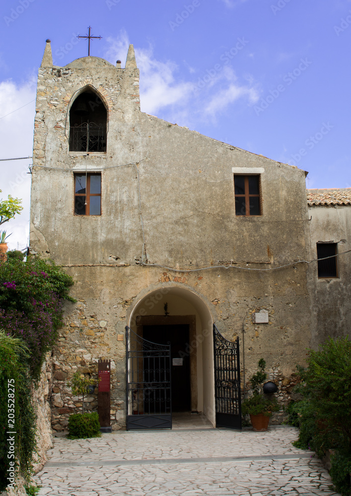 Fototapeta premium summer travel travel in Sicily Italy old building architecture