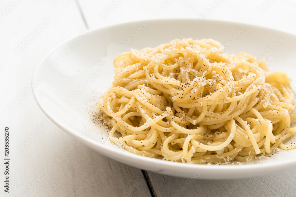 Spaghetti Cacio e Pepe, Pasta Italiana 