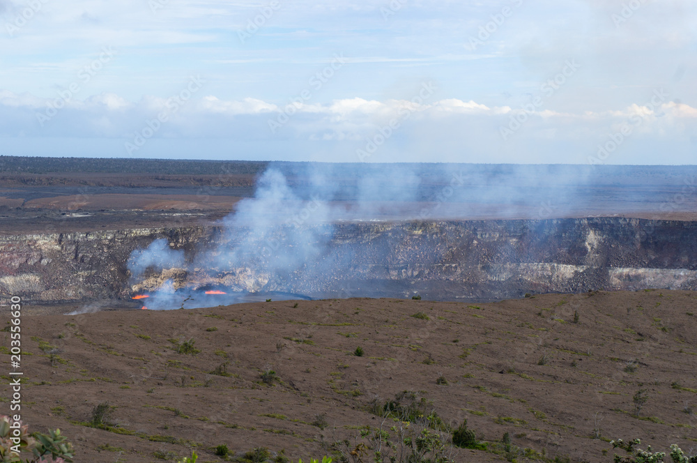 キラウエア火山の噴火口