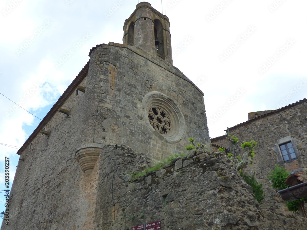 Pubol, castillo de Gala, sepulcro de la mujer de Dali. Pueblo del Emporda  en Gerona, Costa Brava (Cataluña,España)