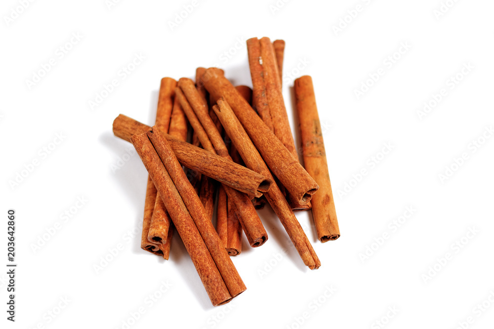 Cinnamon sticks on whte background