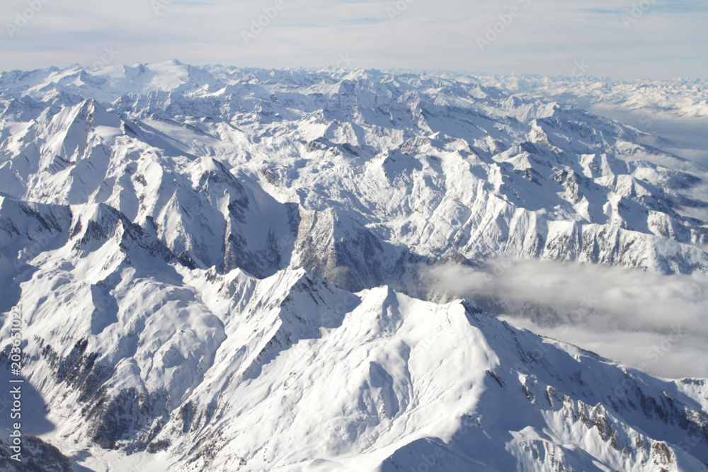 Fototapeta premium Ballonfahrt in den Alpen von Tirol
