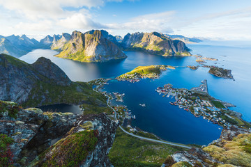 Papier peint photo Lofoten Vue pittoresque sur Reine, Norvège  © Beboy