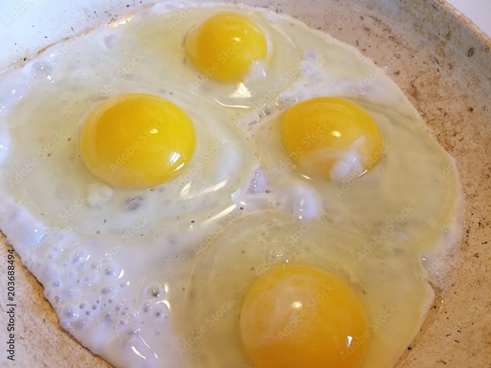 cooking eggs yellow