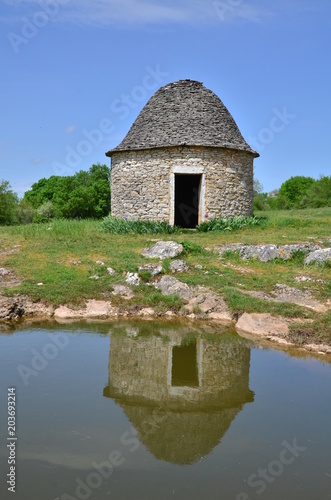 GARIOTTE ET MARE (Causses du Quercy Lot ) FRANCE 2