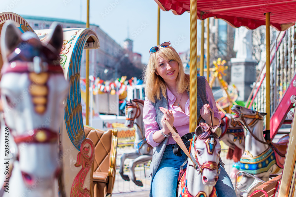 Obraz premium Happy smiling fashionable plus size young woman in modern city life. Life of xl lady. Concept of positive lifestyle. Pretty stylish girl at city center 