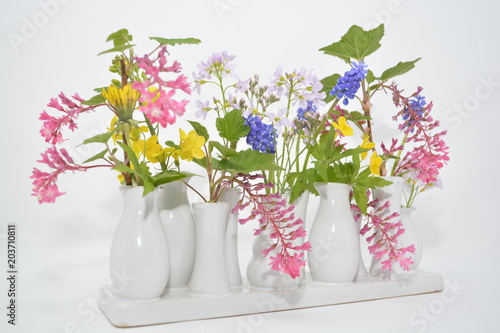 extravagante Blumenvasen Komibination mit Wiesenblumen