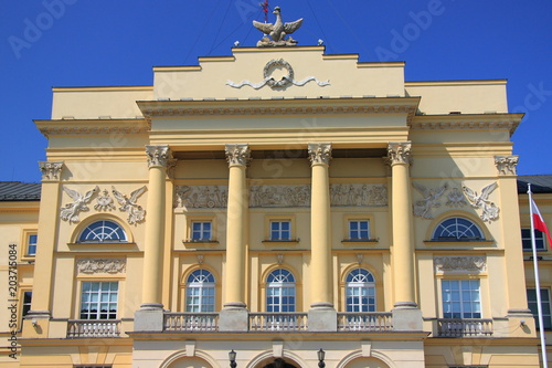 Klasycystyczny Pałac Mostowskich w Warszawie wybudowany w 1765 roku. #203715084
