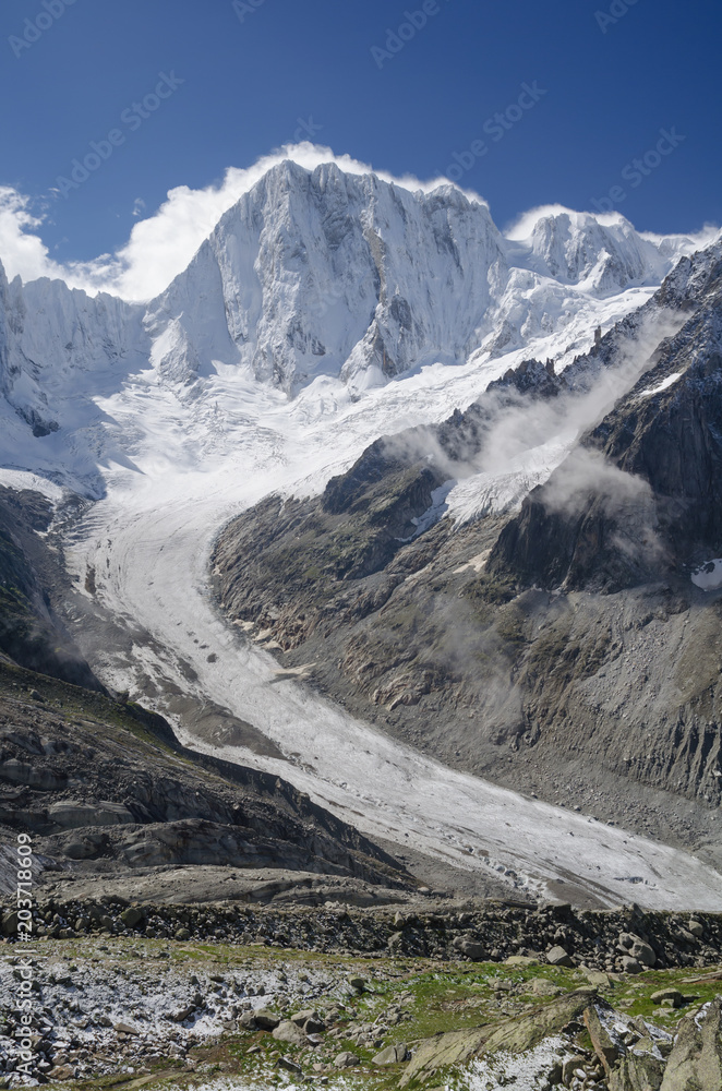 Obraz premium Grandes Jorasses peak and Leschaux glacier in the Alps