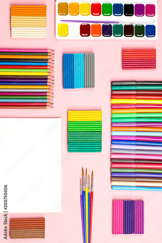 Obraz premium School supplies arrangement. Back to school concept.