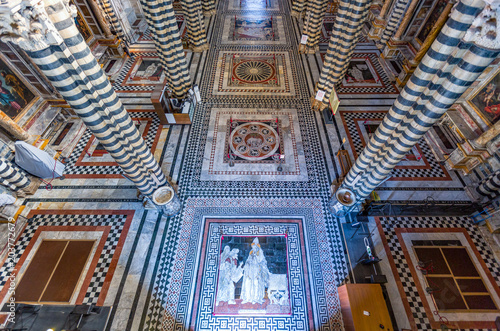 The architectures and the art of Siena