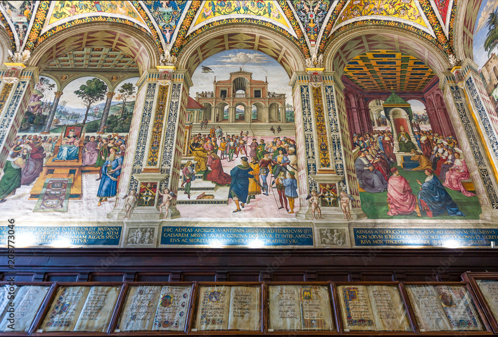 The architectures and the art of Siena