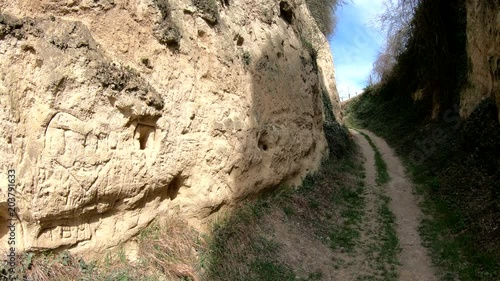 Lösshohlweg Eichgasse bei Bickensohl, Kaiserstuhl, Hohlweg, Strasse, Weinbau, Geologie, 4K photo