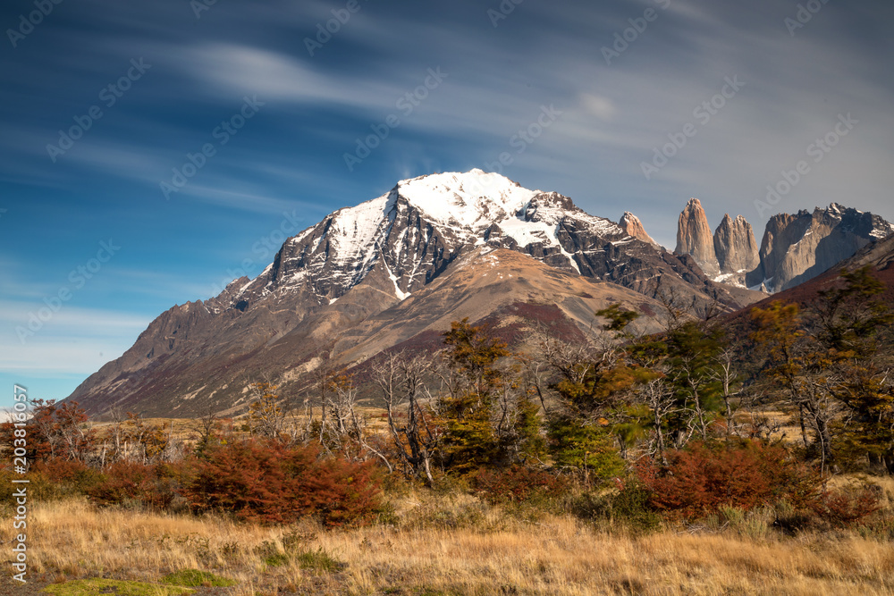 Obraz premium Torres del Paine mountain range