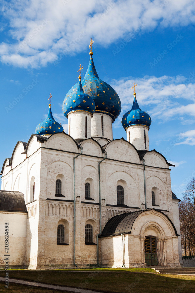 Obraz premium The view of the traditional Russian church in Suzdal, Vladimir region, Russia.