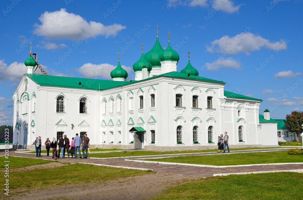 Россия, Александро-Свирский монастырь. Преображенский собор в солнечный сентябрьский день