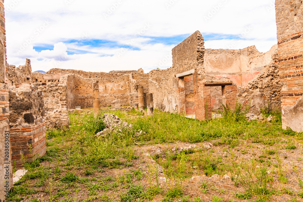 Courtyard in Old Pompeii Homes