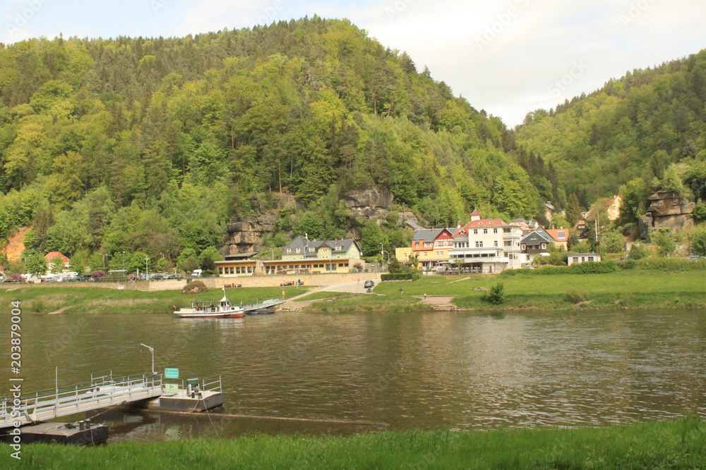 Elbtal bei Schmilka (Sächsische Schweiz) Elbtal bei Schmilka (Sächsische Schweiz)