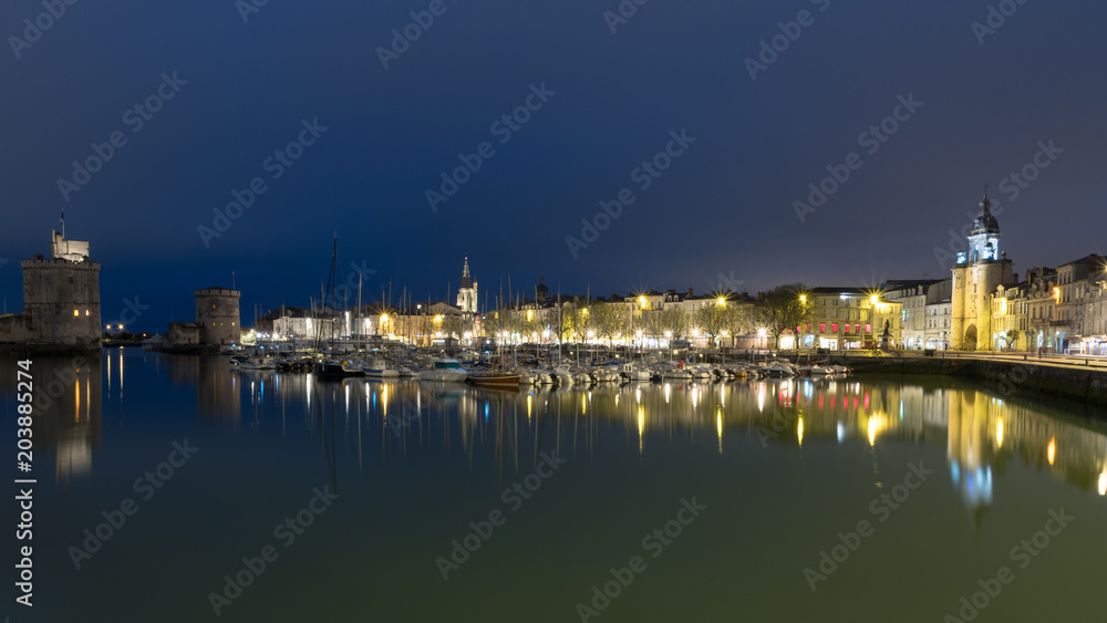 Vieux port de la Rochelle de nuit