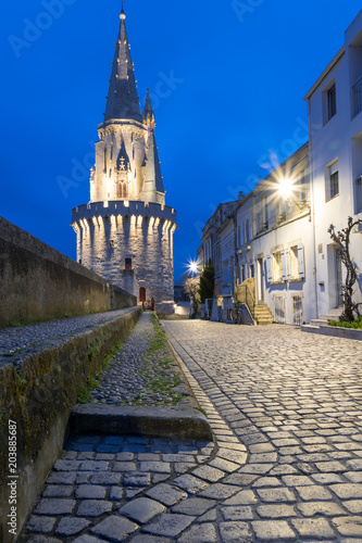 La tour de la lanterne de la Rochelle de nuit
