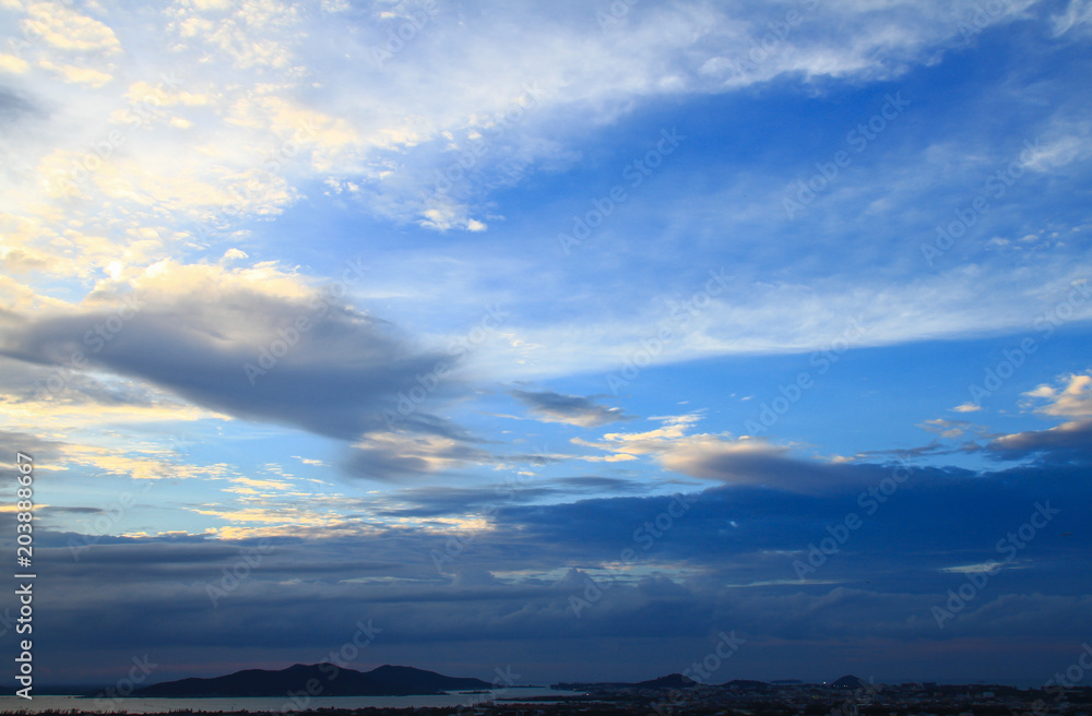 Fototapeta premium Beautiful sky on twilight time 