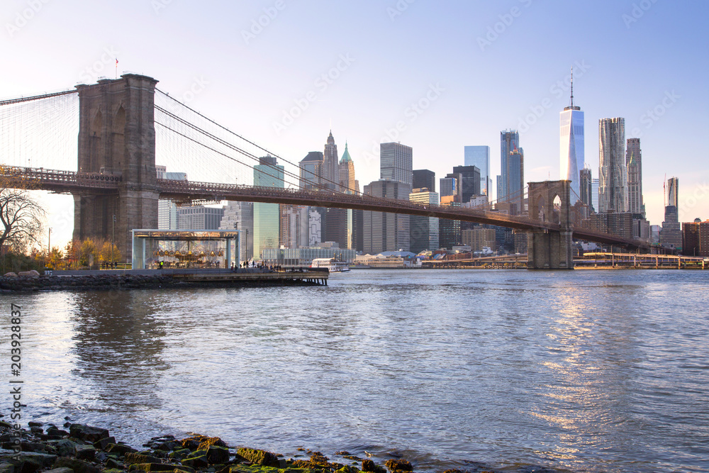 Obraz premium Nowy Jork, panoramę dolnego Manhattanu z Brooklyn Bridge